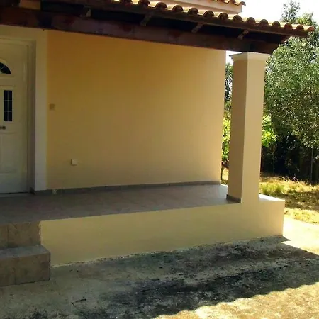 Apollon House Near The Apartamento Ágios Matthaíos
