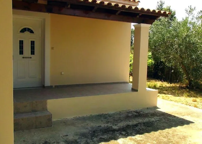 Apollon House Near The Apartamento Ágios Matthaíos